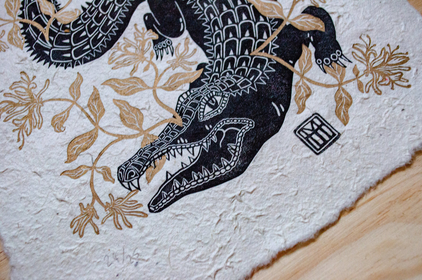 Crocodile & Honeysuckle | 9x11 Inches